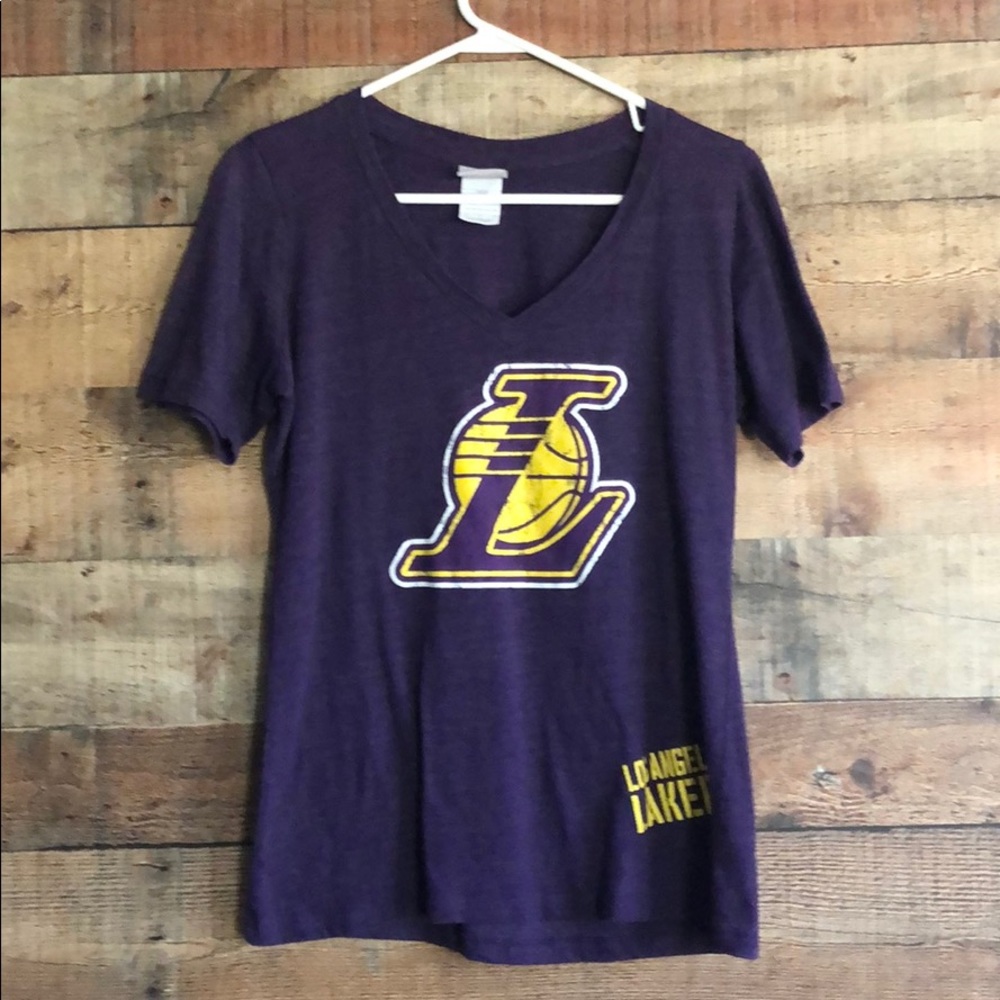 NBA LA Lakers size XL v-neck tee - good condition